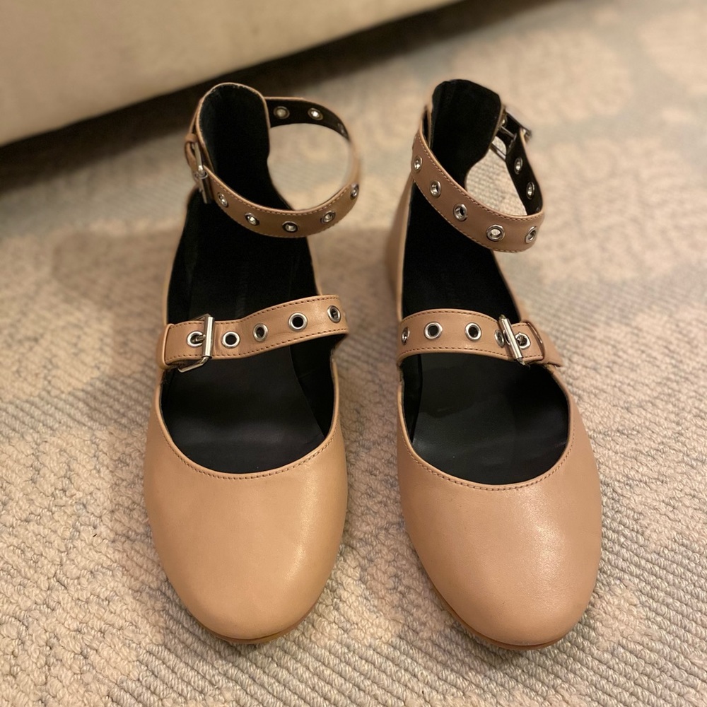 Nude ballet flats